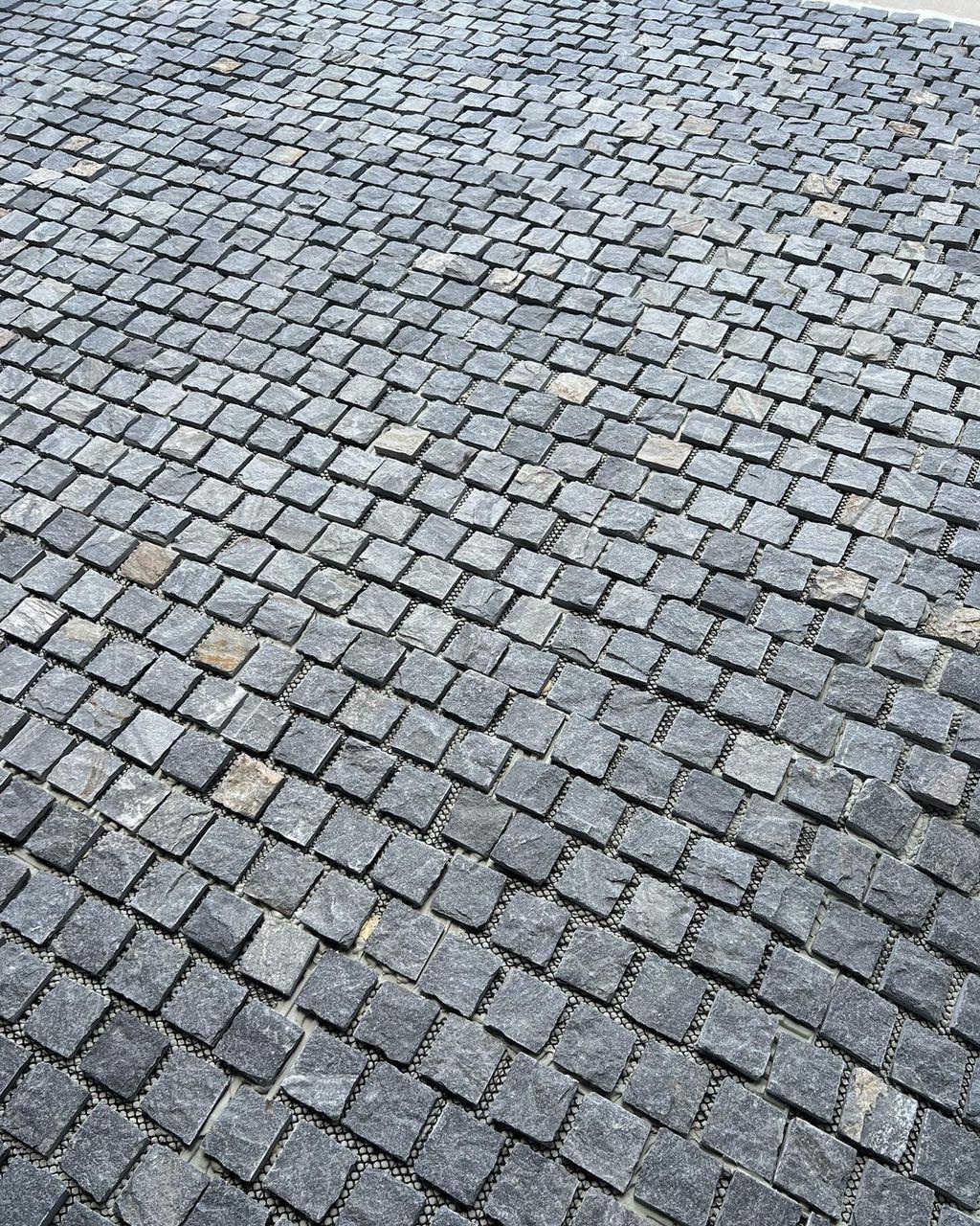 Blue Quartzite Cobbles on Mesh Gallery Image 4